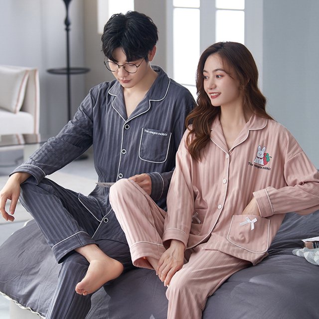 Pijamas de pareja de primavera y otoño Ropa de hogar de algodón de otoño para mujer y hombre Pantalones de manga larga Traje Cárdigan Solapa con botones delanteros Casual Hogar