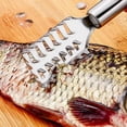 thumbnail image 3 of Báscula de pescado de acero inoxidable, raspador de escamas de pescado de 2 piezas, diseño profesional de dientes de pescado, más rápido y fácil de pelar escamas de pescado, 3 of 5