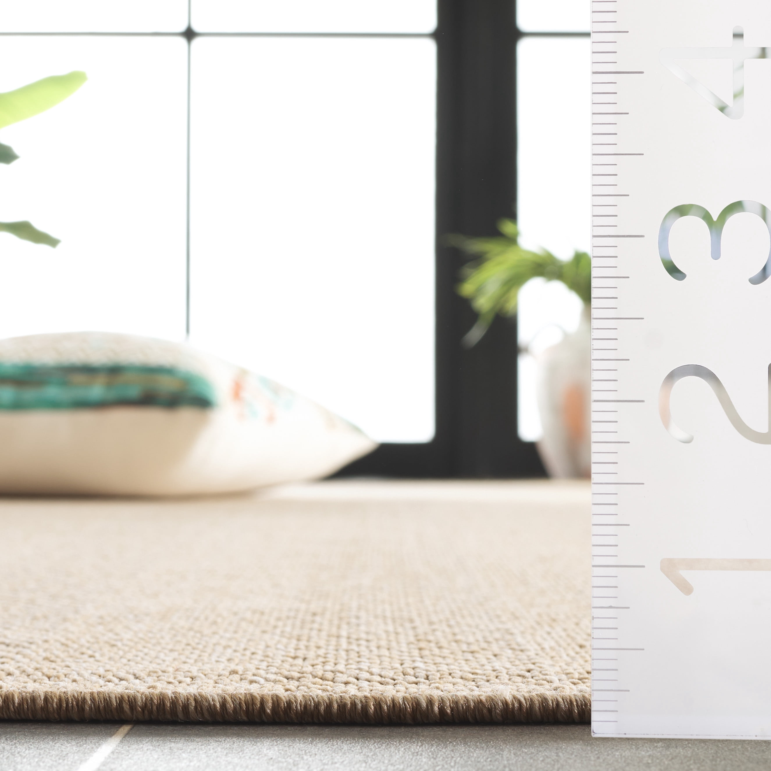 SAFAVIEH Sisal Performance Tendrils Solid Indoor/Outdoor Area Rug, Beige, 6'7" x 6'7" Round