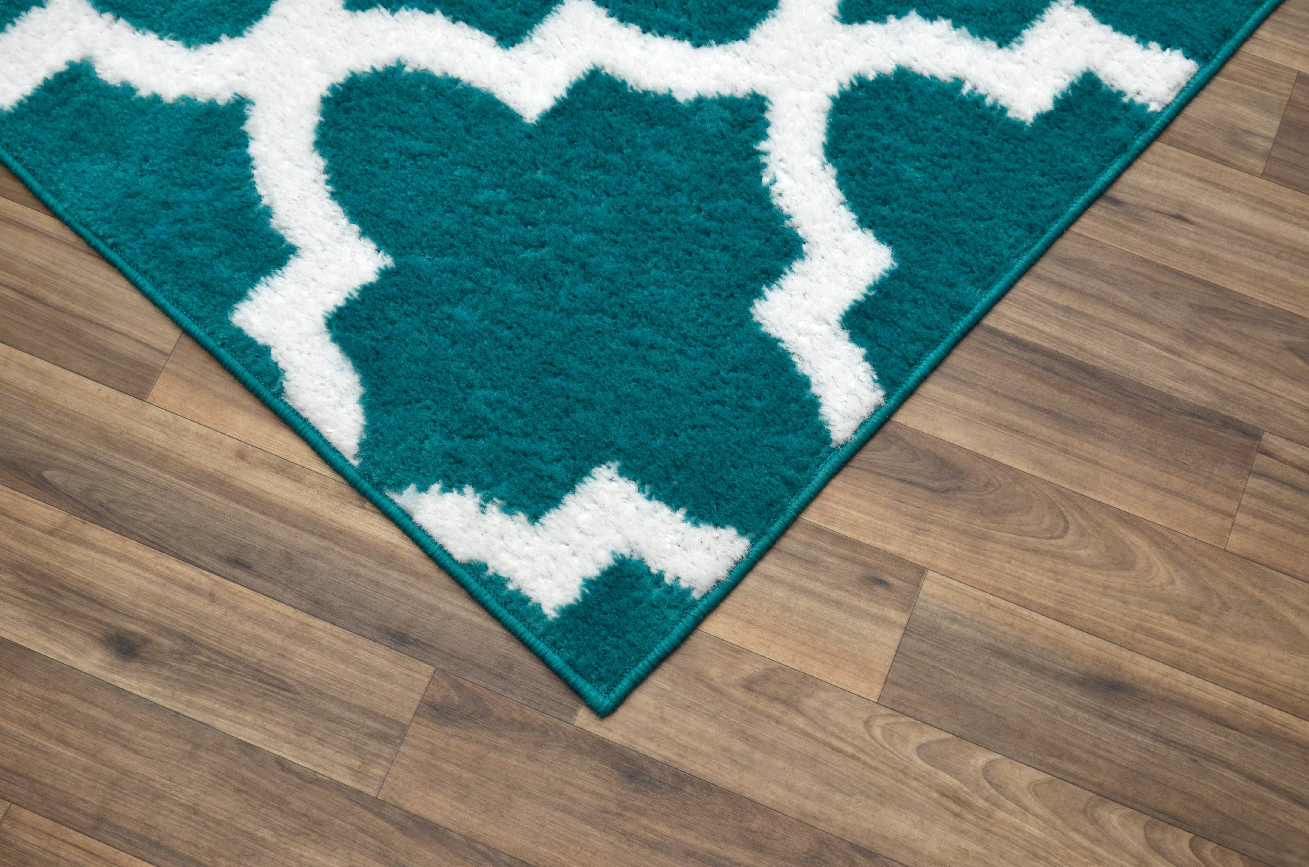 Mainstays Quatrefoil Polypropylene Teal/White Indoor Area Rug, 45" x 66"