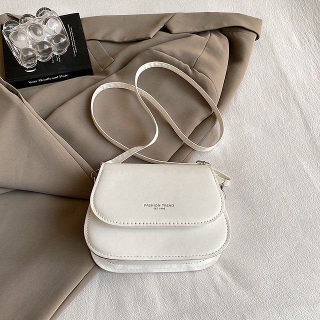 Bolso de hombro versátil nuevo de color caramelo para otoño e invierno, moderno, pequeño, fresco, de alto valor, bolso de mensajero para mujer