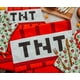 thumbnail image 5 of Juego de cocina con delantal TNT rojo de Minecraft, guantes de cocina, paños de cocina, 5 of 7