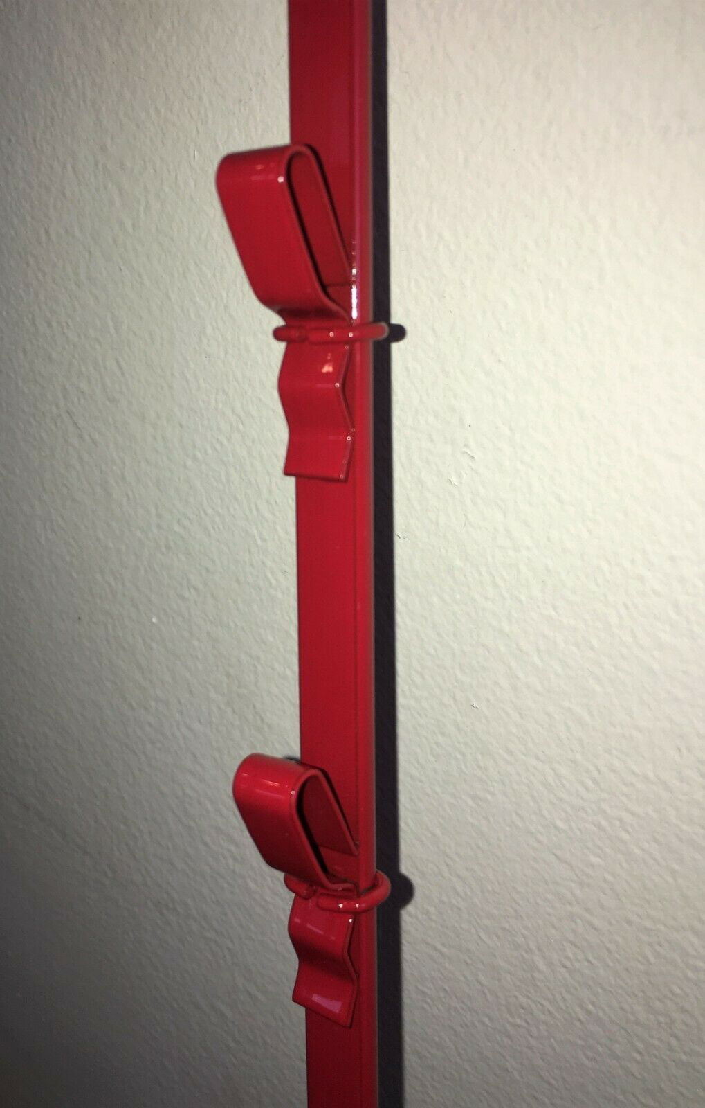 12 Clips Single Strip Clipper Display Rack in Red with Suction Cup 3 Pc 