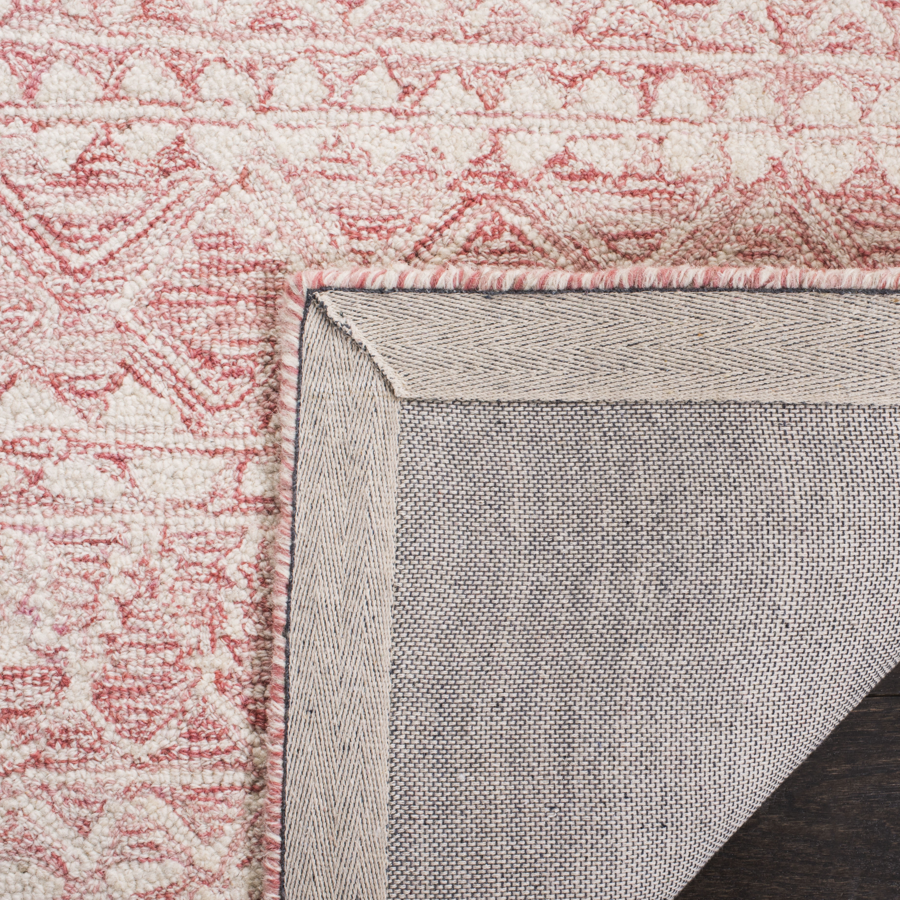 SAFAVIEH Micro-Loop Daithi Geometric Aztec Wool Area Rug, Pink/Ivory, 5' x 8'