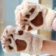 thumbnail image 5 of Guantes de pata de gato para mujer, invierno, felpa, piel sintética, gatito lindo, mitones sin dedos XBTCLXEBCO Marrón claro, Única, 5 of 6