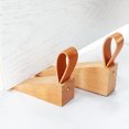 thumbnail image 4 of Tope de puerta de madera, cuñas de puerta antideslizantes de madera maciza, cuña de tope de puerta resistente y duradera, tope de puerta apto para costura inferior de puerta, paquete de 2, 4 of 5