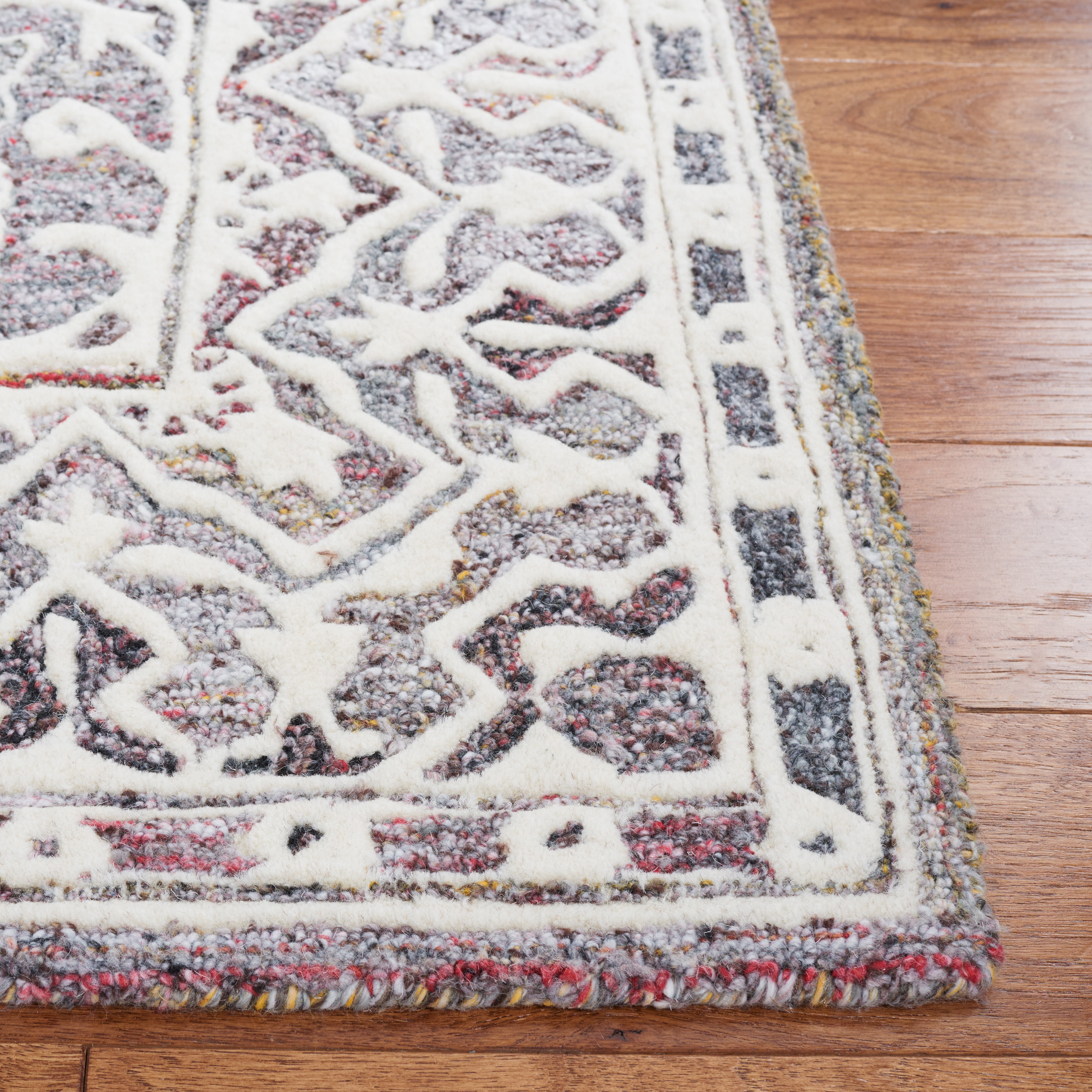 Safavieh Metro Helena Medallion Area Rug, Red/Ivory, 5' x 8'