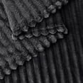 thumbnail image 2 of Frazada Ultra Suave Queen/King Negra B.KIND & BEYOND B.KIND & BEYOND QueenSize/KingSize, 2 of 3
