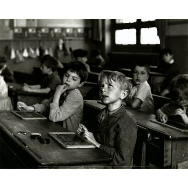 Paris, 1956 Art Print By Robert Doisneau 12x9.5