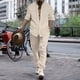 thumbnail image 3 of Traje informal de hombre con cuello alto monocromático de dos tonos a rayas, manga larga y pantalón, ropa deportiva de calle para primavera y otoño, 3 of 5