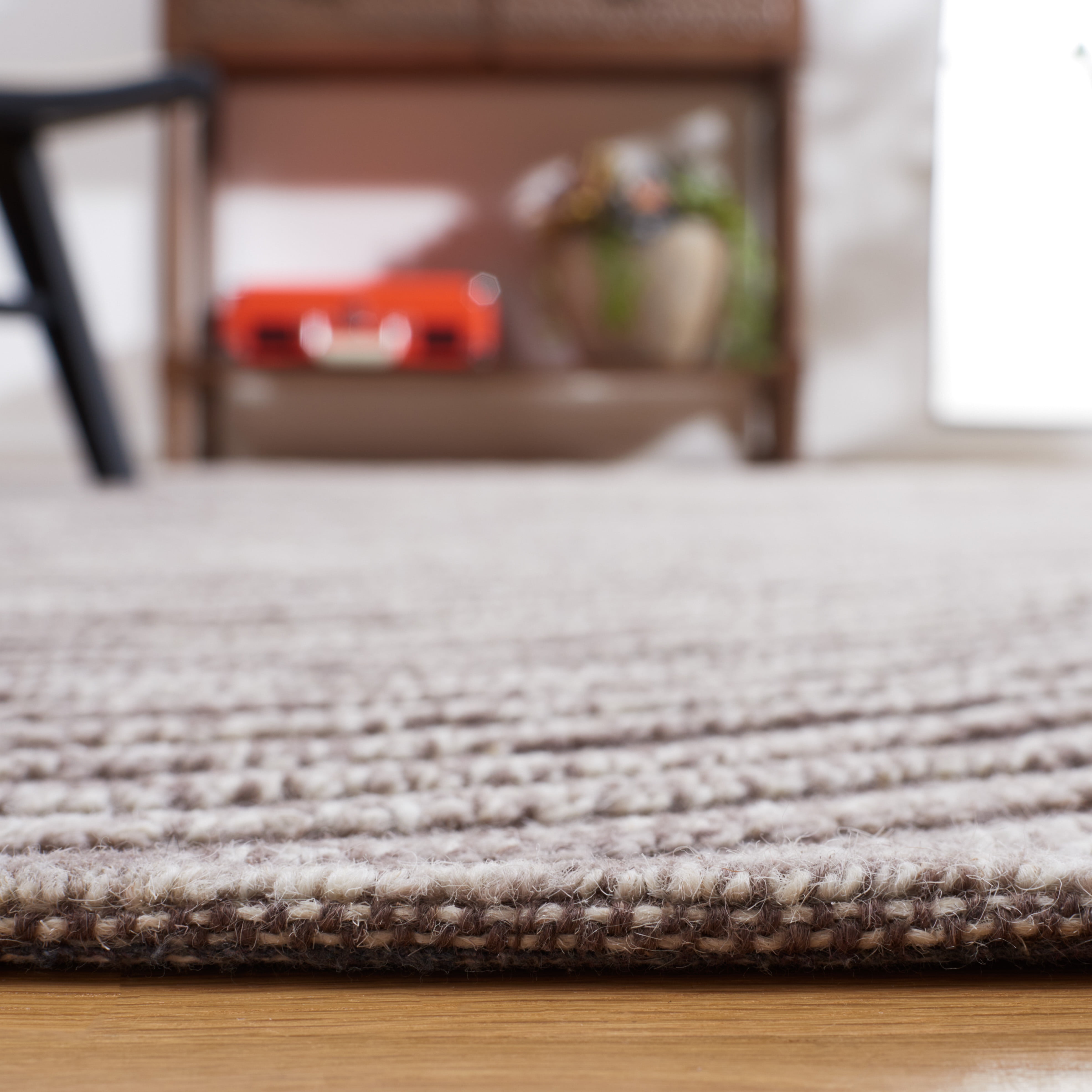 SAFAVIEH Trace Jimney Abstract Area Rug, Brown/Ivory, 6' x 6' Round
