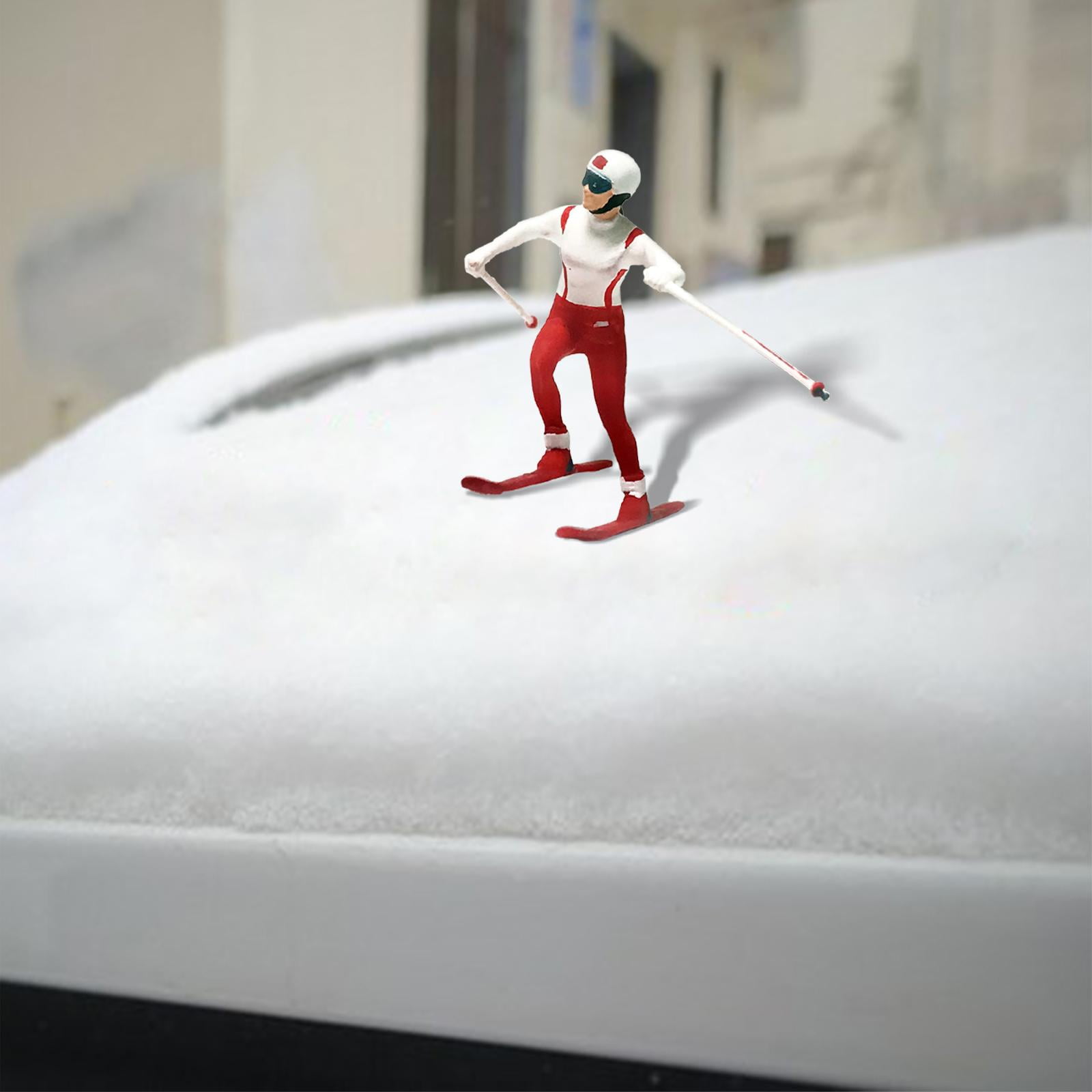 2pcs 1:64 Resin Skiing Characters Tiny People Figure Street Table Diorama Model Children Toys Accs