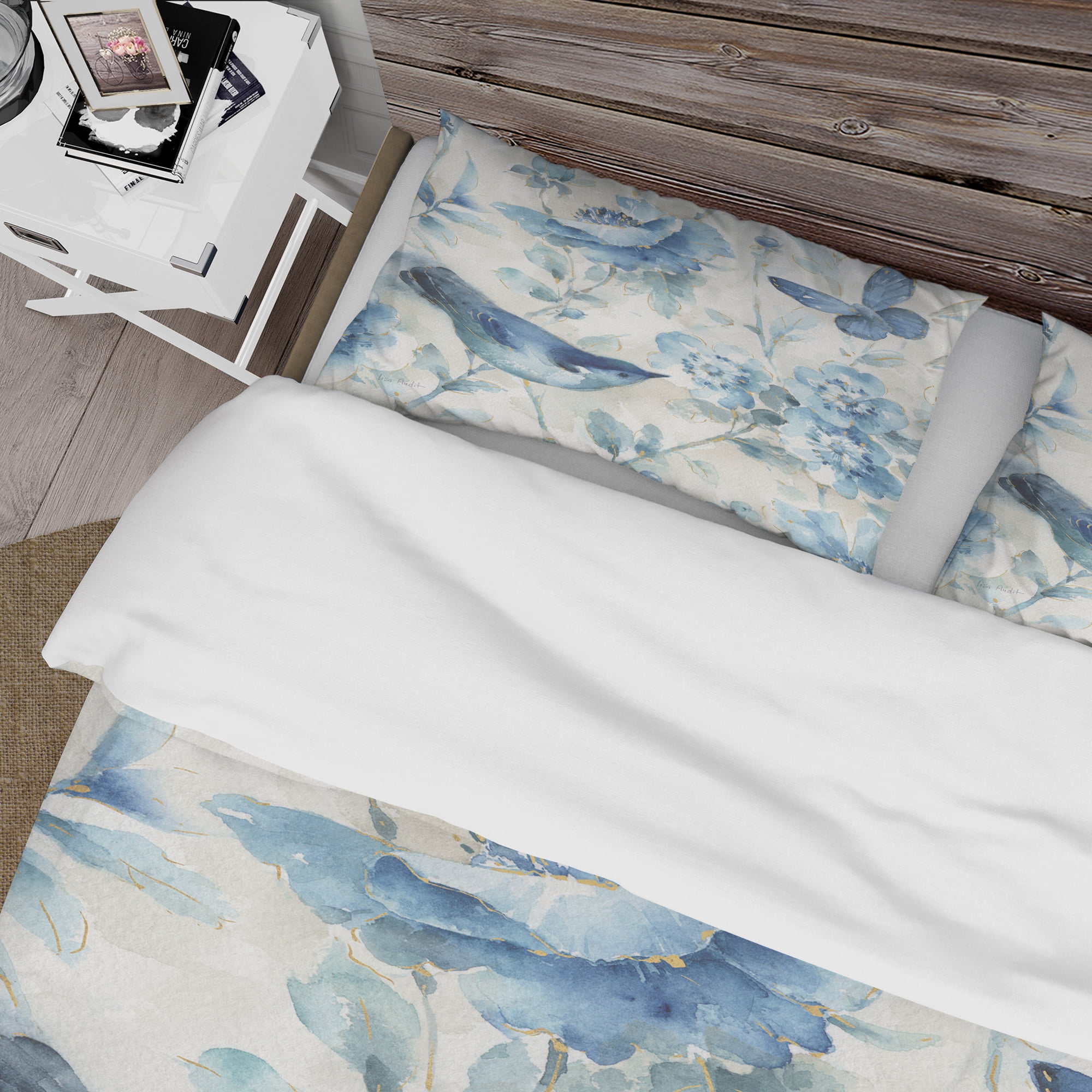 Designart 'Indigold Bird Cottage Family II' Cottage Duvet Cover Set
