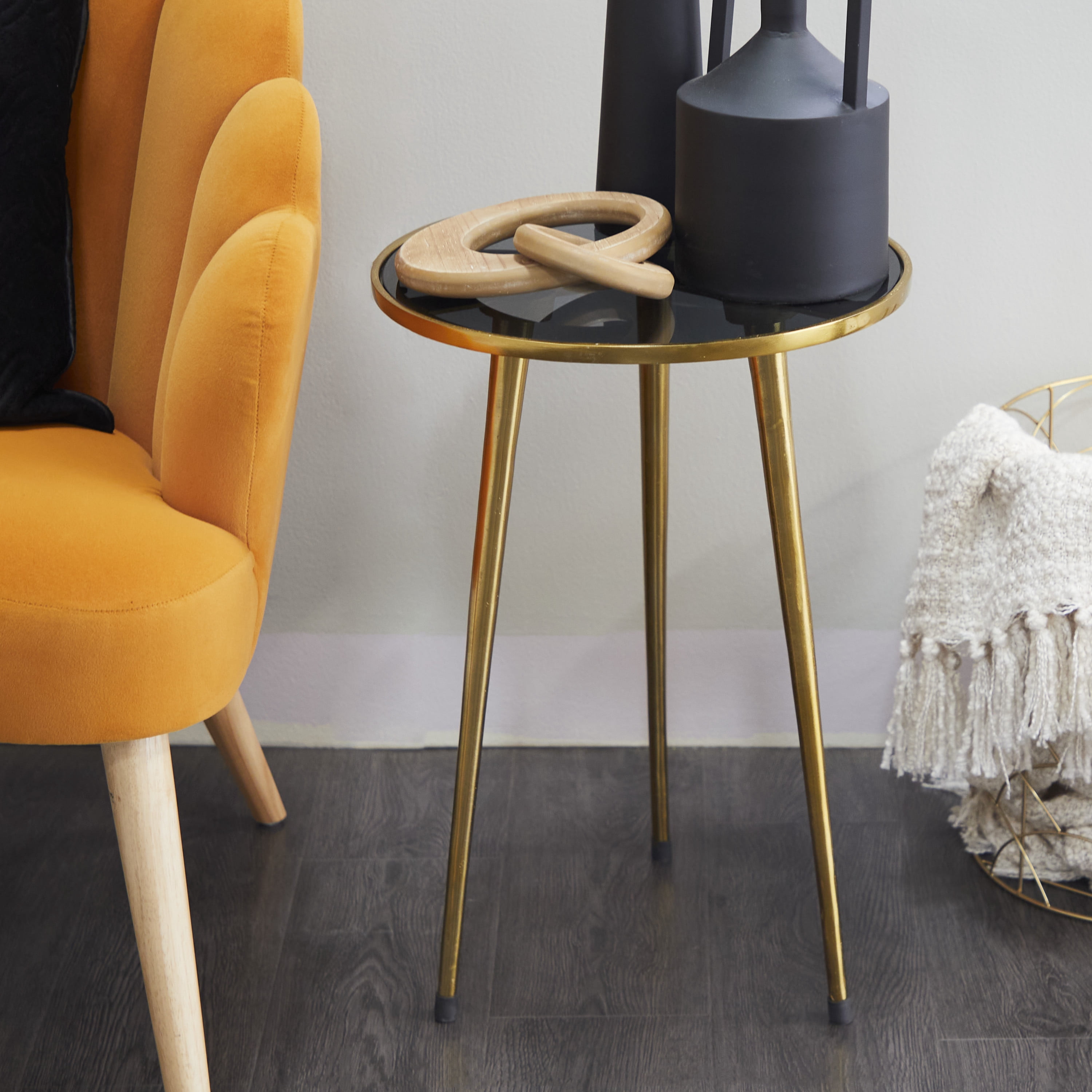DecMode Contemporary Aluminum Round Accent Table with Tripod Legs and Polished Gold Finish, 15"W x 22"H