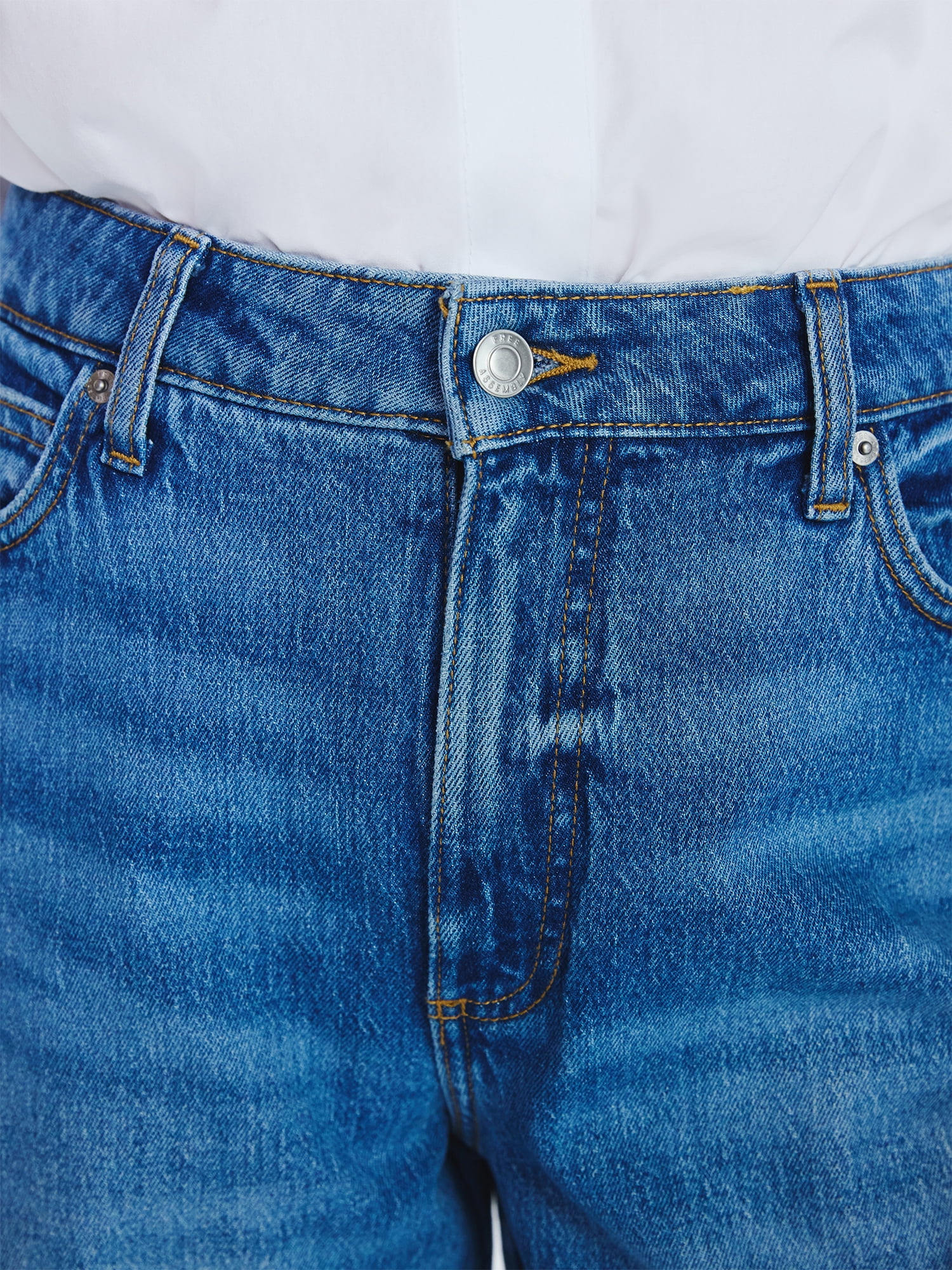 Free Assembly Women's Mid Rise Wide Hem Barrel Jeans, 28" Inseam, Sizes 0-20