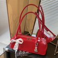 thumbnail image 4 of Bolso nicho de estilo francés de alta calidad, moderno pañuelo de seda con lazo, versátil bolso para debajo del brazo, sencillo y elegante bolso de hombro tipo baguette., 4 of 5