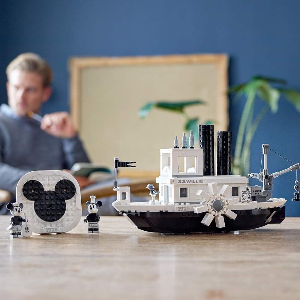 LEGO Ideas 21317 Steamboat Willie