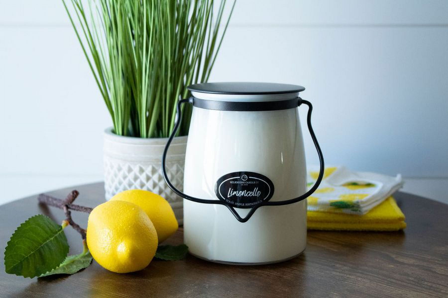 Milkhouse Candles 22 Ounce Jar Candle - LIMONCELLO