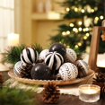 thumbnail image 2 of Adornos navideños, decoración de Hannah, 9 quilates, negro y blanco, 2 of 6