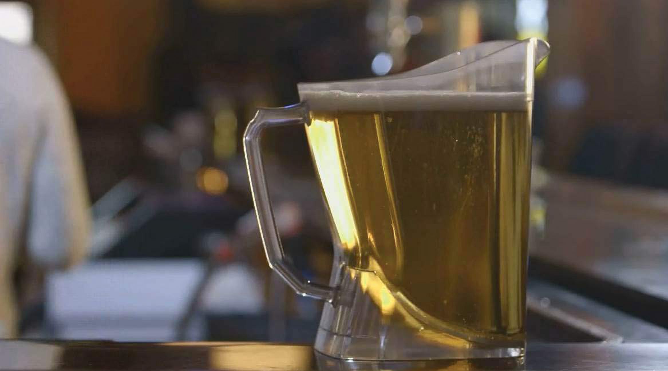 San Jamar Low Profile Perfect Pour Beer Pitcher - 60 oz Home & Garden & Kitchen & Serveware & Pitchers