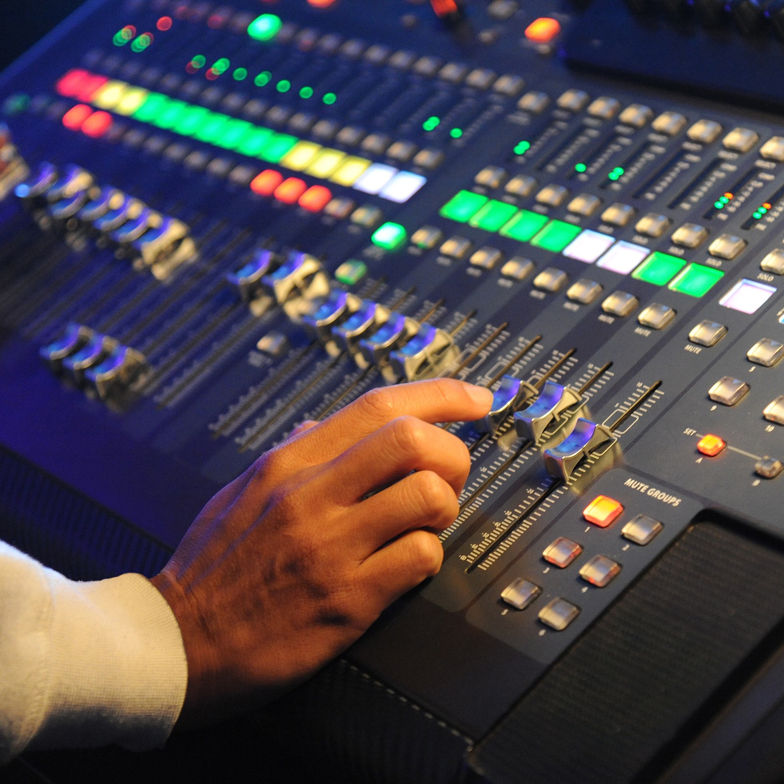 MA2S Preamp Small Stereo Sound Preamplifier Boosts Dynamic Mic 75X for Podcast Streaming Feature 3 Output Port