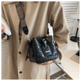 thumbnail image 4 of YSTINNG Petit Sac Seau Convertible à Cordon A311-001, 4 of 5