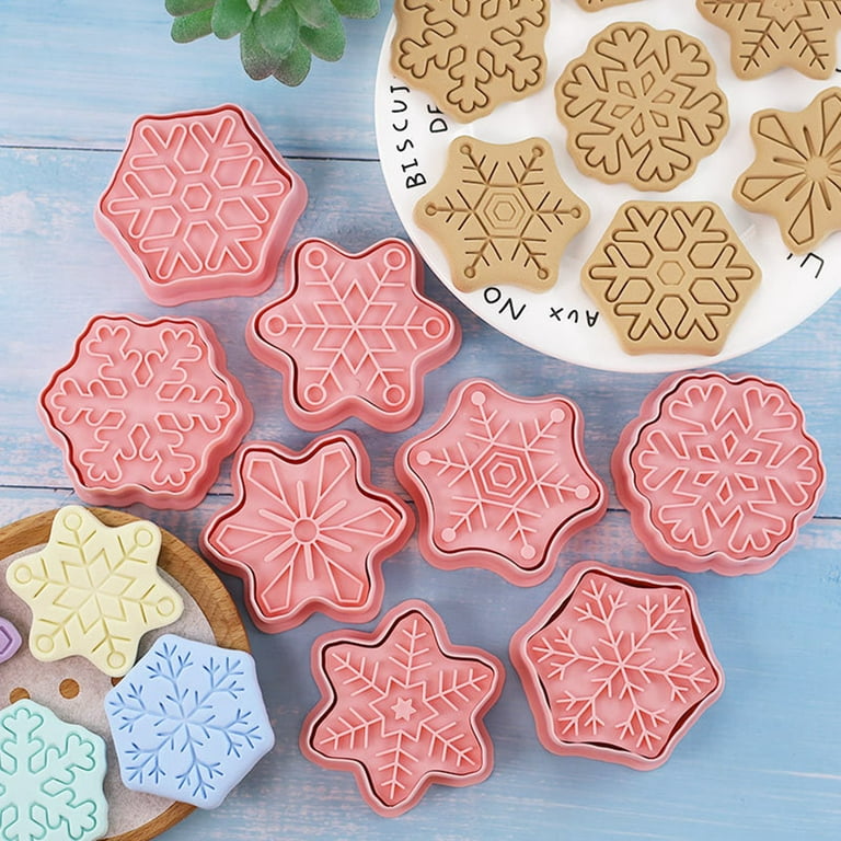 2 Pcs Mini Cookie Cutters Plastic 3D Christmas Themed Cartoon Pressable  Biscuit Mold Cookie Stamp Kitchen