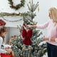thumbnail image 4 of Colgante navideño grande de terciopelo rojo con lazo | Decoración tridimensional de tela para el árbol | Adorno festivo para el árbol, el hogar y la decoración de fiestas, 4 of 6
