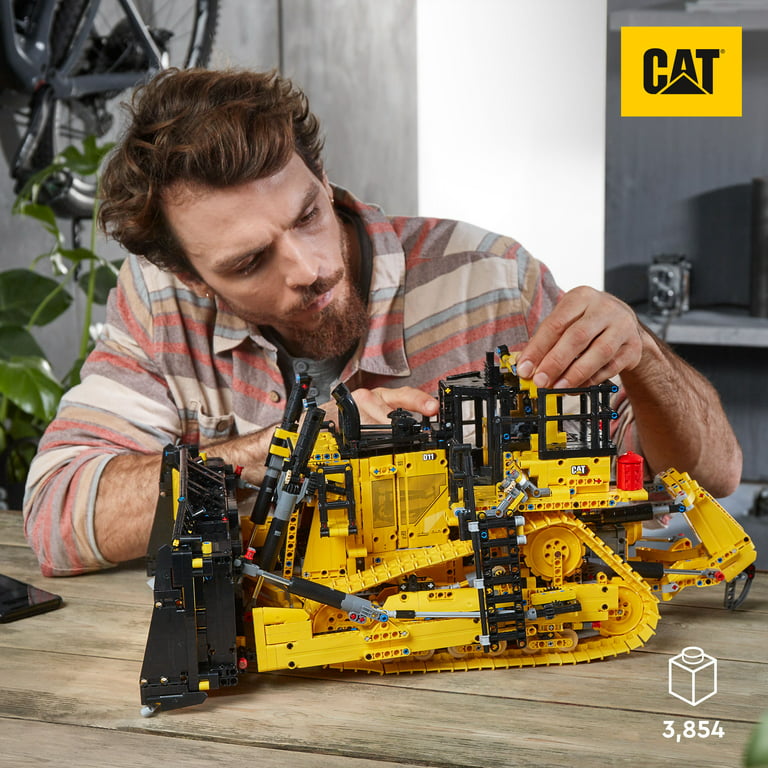 LEGO 42131 Technic Bulldozer D11 Cat Véhicule De Chantier Télécommandé  Interactif pour Adultes avec Application : : Jeux et Jouets