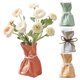 thumbnail image 5 of Jarrón con forma de bolsa de dinero para arreglos florales. Pequeño jarrón decorativo de resina para flores, ideal para bodas, cenas, estanterías y decoración del hogar y la oficina., 5 of 8