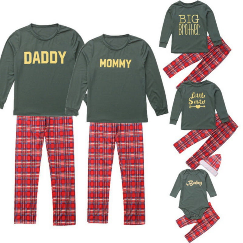 mom and baby matching christmas outfits