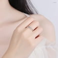 thumbnail image 2 of Anillo de mujer Moissanite sin caída de diamantes completos Anillo de plata esterlina con diamantes Diseño de nicho Anillo de fila Anillo de mujer con viento frío, 2 of 3