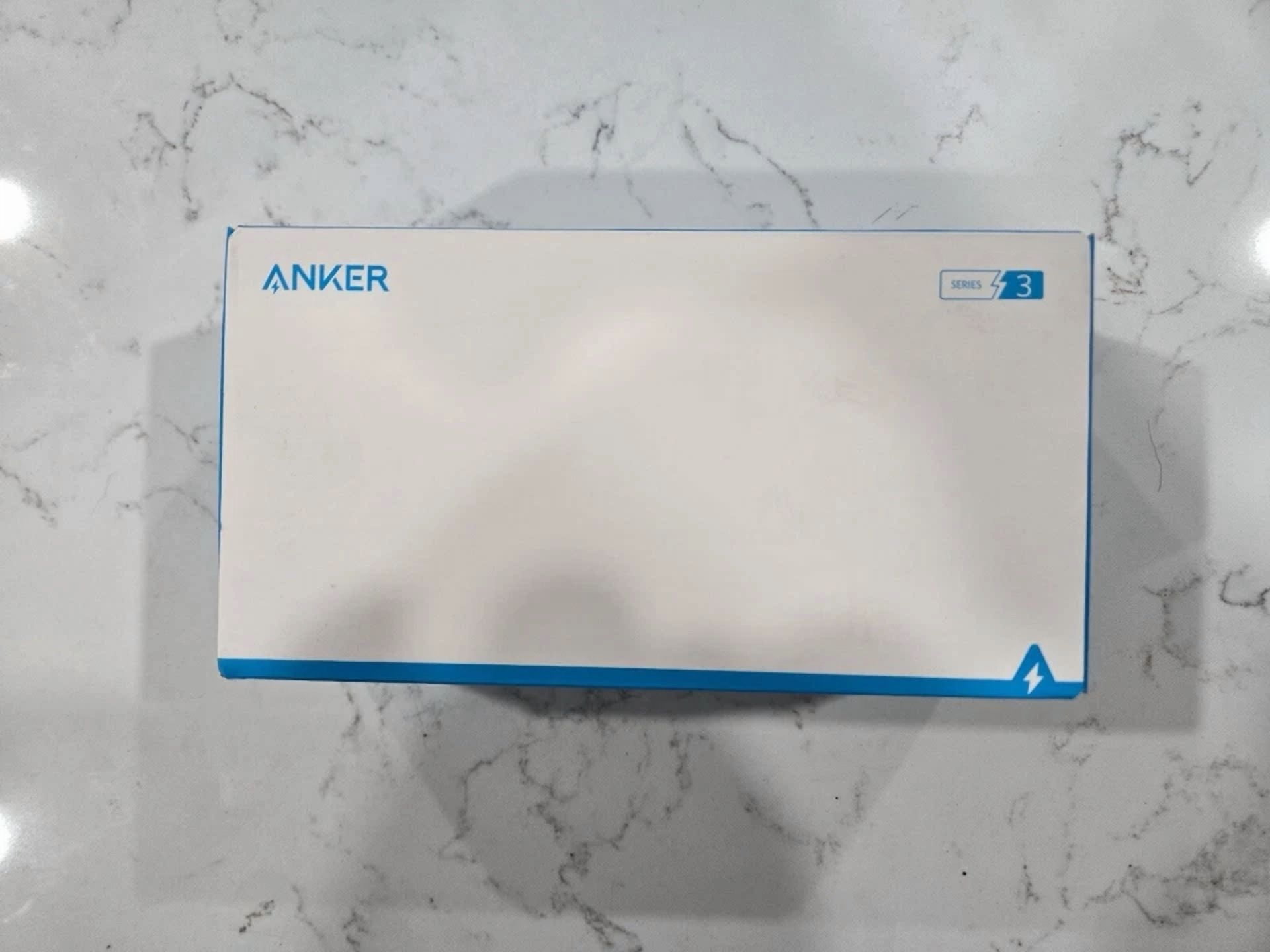 BUTTERFLY- Anker 333 Outlet Extender- 6 Outlets - Surge Protection 100-240V A9263