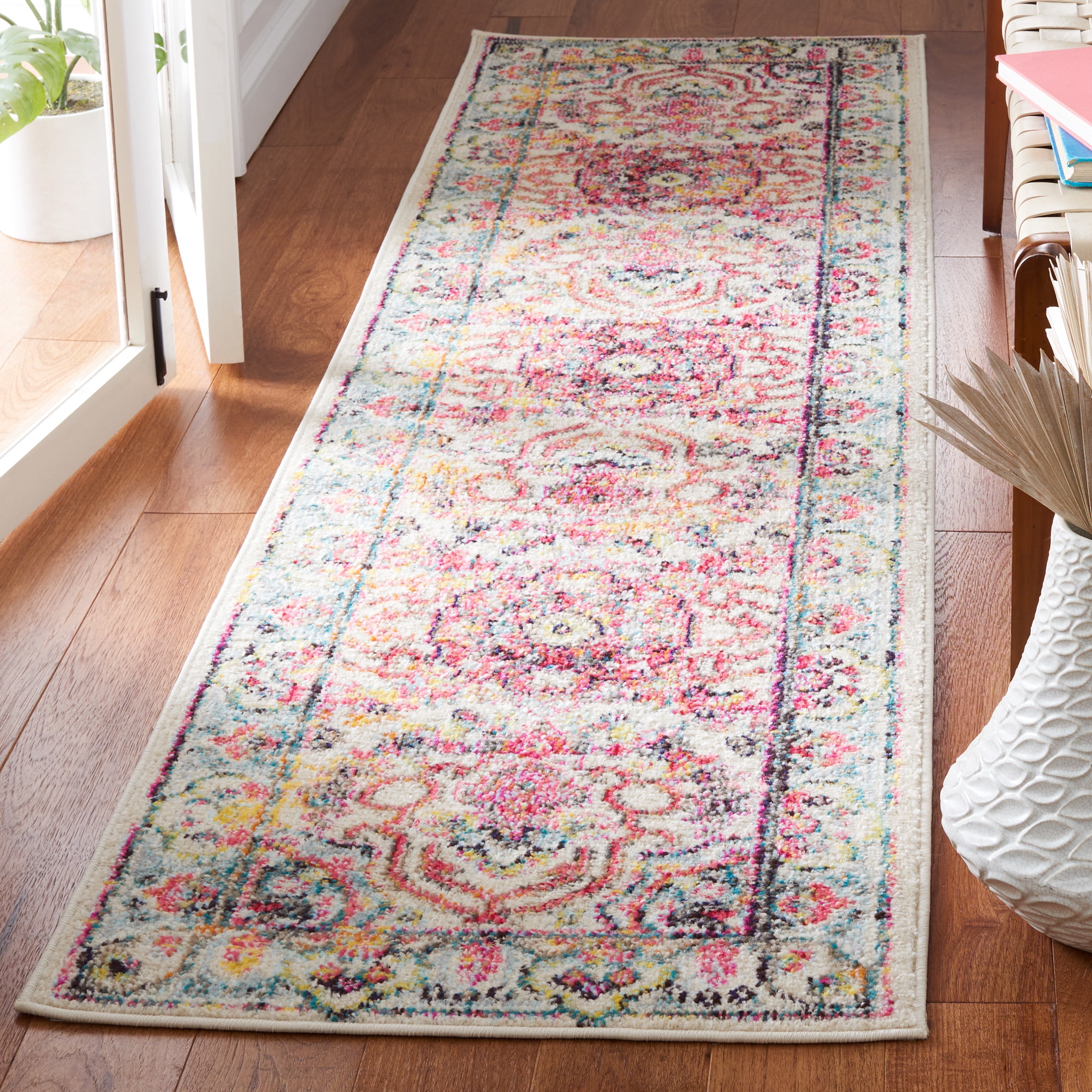 SAFAVIEH Madison Jefferson Geometric Runner Rug, Ivory/Red, 2'3" x 8'