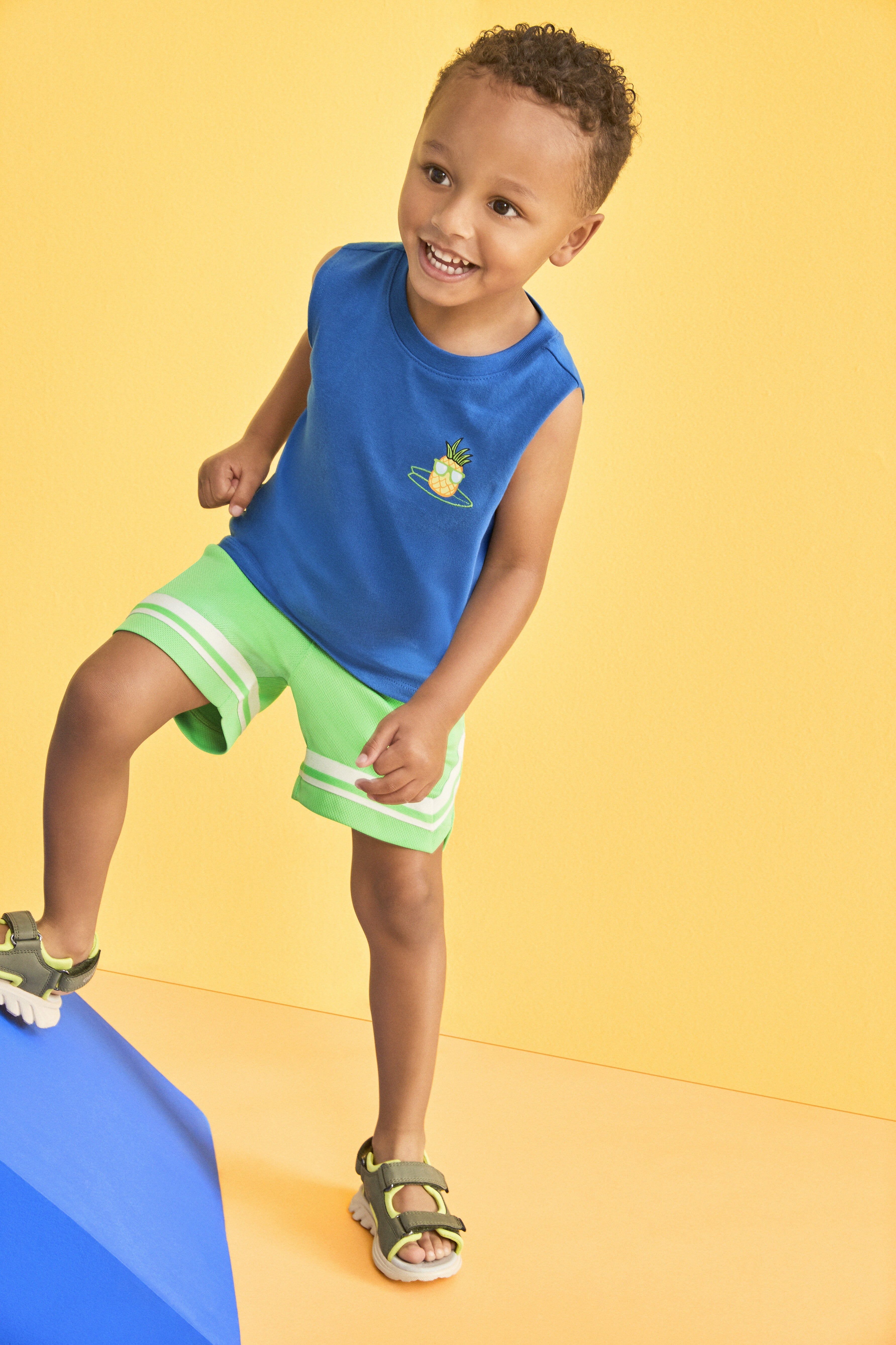 Garanimals Toddler Boys Mesh Dolphin Shorts, Sizes 18M-5T