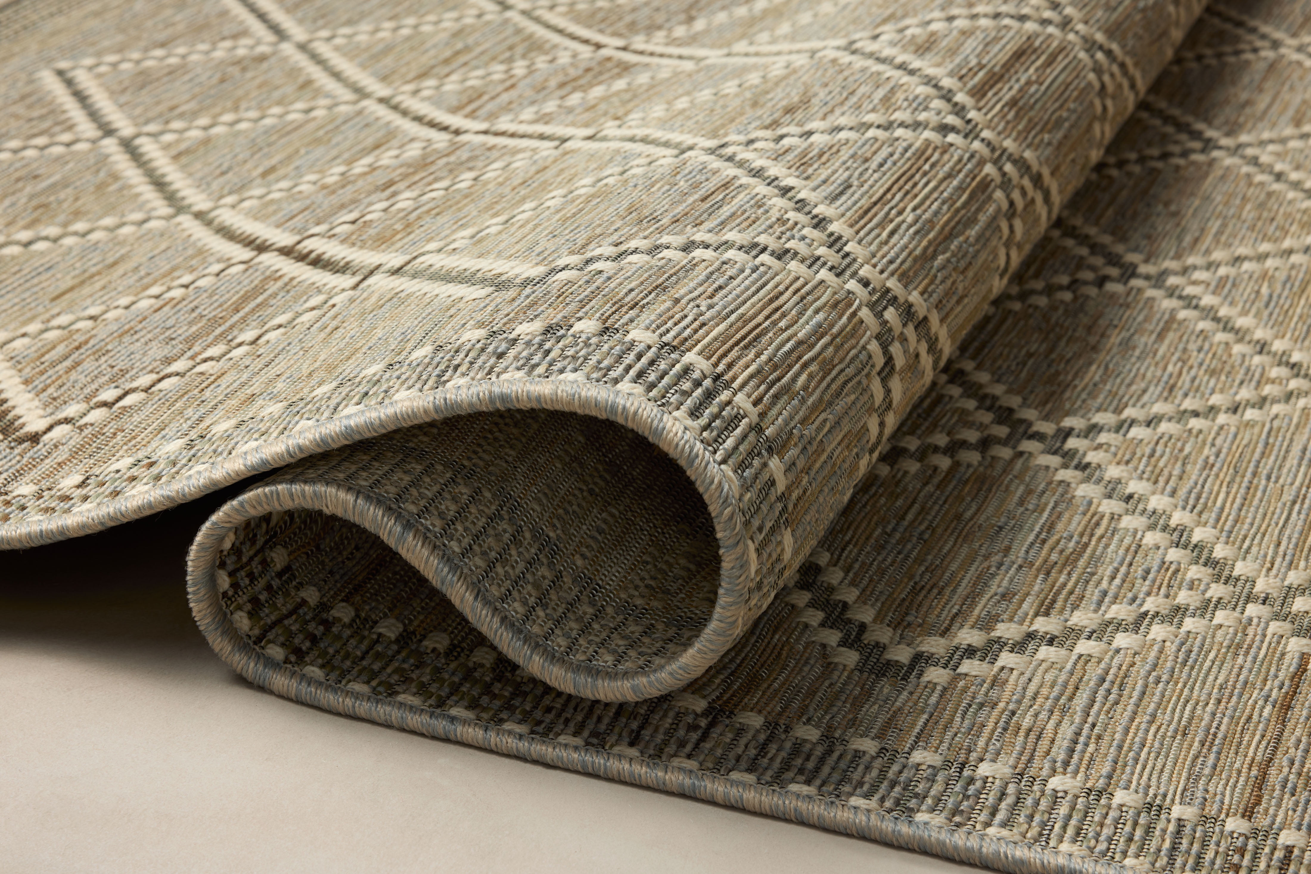 Loloi Saylor Stone / Ivory Indoor/Outdoor Area Rug