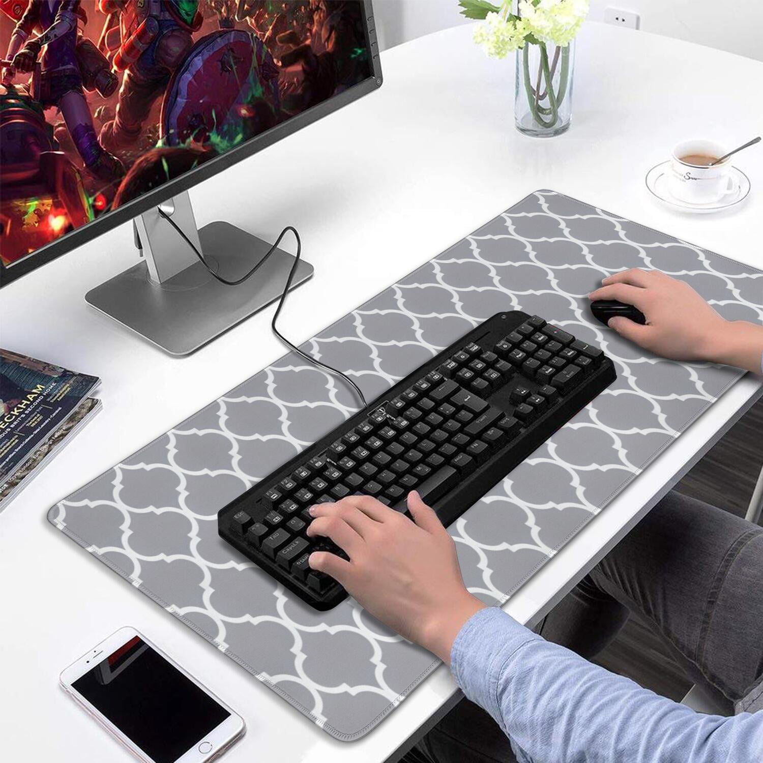 Long Mouse Pads for Desk,Gray Geometric Quatrefoil Pattern Desk Mats on Top Of Desks, Desk Mouse Pad Extra Large with 3mm Non-Slip Base and Stitched Edge for Gaming,Office,Work,Home 31.5"x15.7"