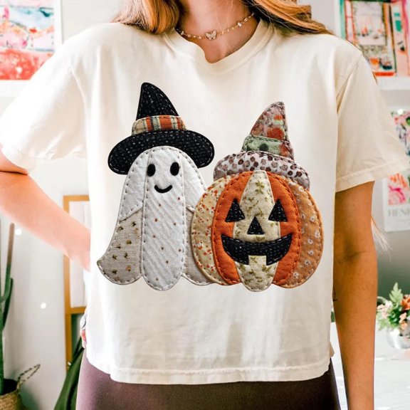 Floral Patchwork Pumpkin T-Shirt – Preppy Fall Tee with Autumn Vibes and Cute Halloween Style