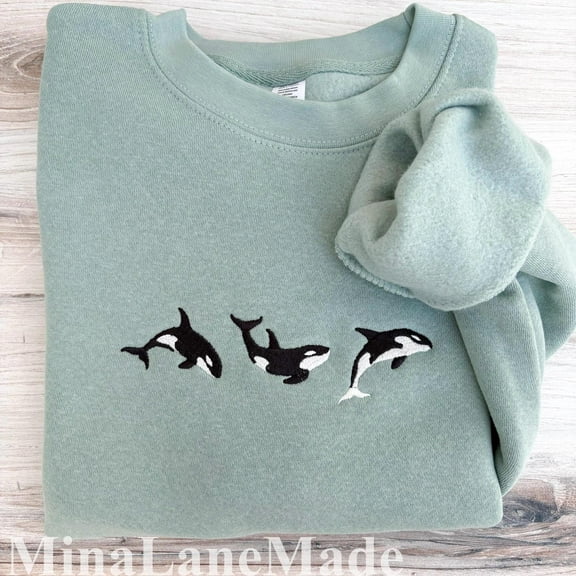 Embroidered Orca Sweatshirt, Whale Embroidered Crewneck, Ocean Sweater, Outdoors Gift, California Sweater, Cozy, Beachy Embroidered Crewneck
