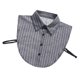 thumbnail image 3 of Blusa de media camisa con cuello redondo y cuello desmontable. Media camisa con cuello falso. Negro, 3 of 9