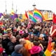 thumbnail image 3 of Bandera Arcoiris 6 uds bandera del arco iris colorido paz mano ondeando Banner LGBT Gay desfile empavesado, 3 of 8