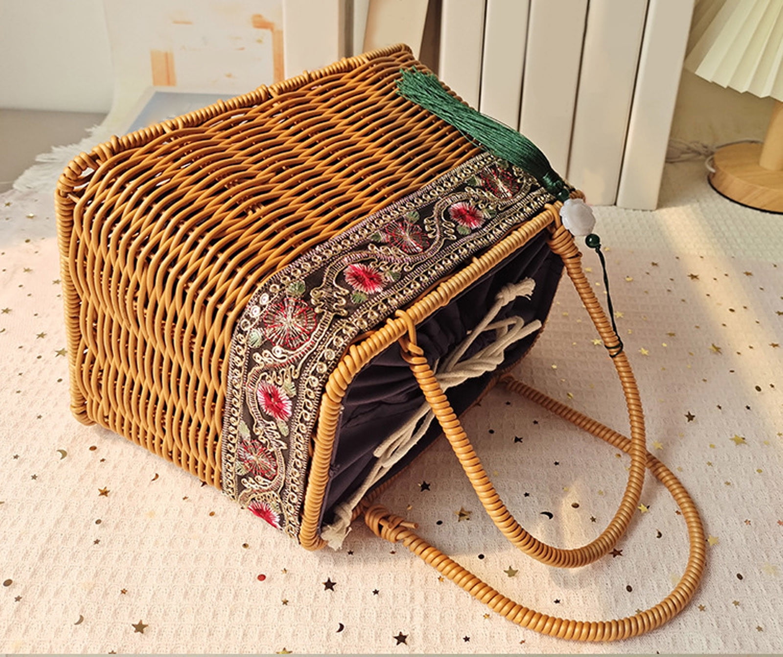 Rattan Wicker Woven Basket with Handle, Portable Garden Harvest Basket Wicker Storage Baskets for Picnic, Easter, Organizing, Gathering Vegetables (Brown, 21x13x16cm)
