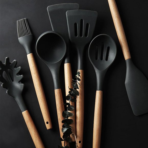 YOPTOP Ensemble de 7 Pcs d'Ustensiles de Cuisine en Silicone de Qualité Supérieure - Ensembles de Moules à Pâtisserie - Fouet à Manche en Bois Antiadhésif Résistant à la Chaleur de Qualité Alimentaire, Essentiels de Cuisine pour la Pâtisserie, la Cuisson et le Service - B,Noir 7 Pcs