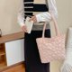 thumbnail image 1 of Bolso Bolsos de hombro de moda con patrón de rombos bolsos de mano sólidos acolchados (rosa), 1 of 9