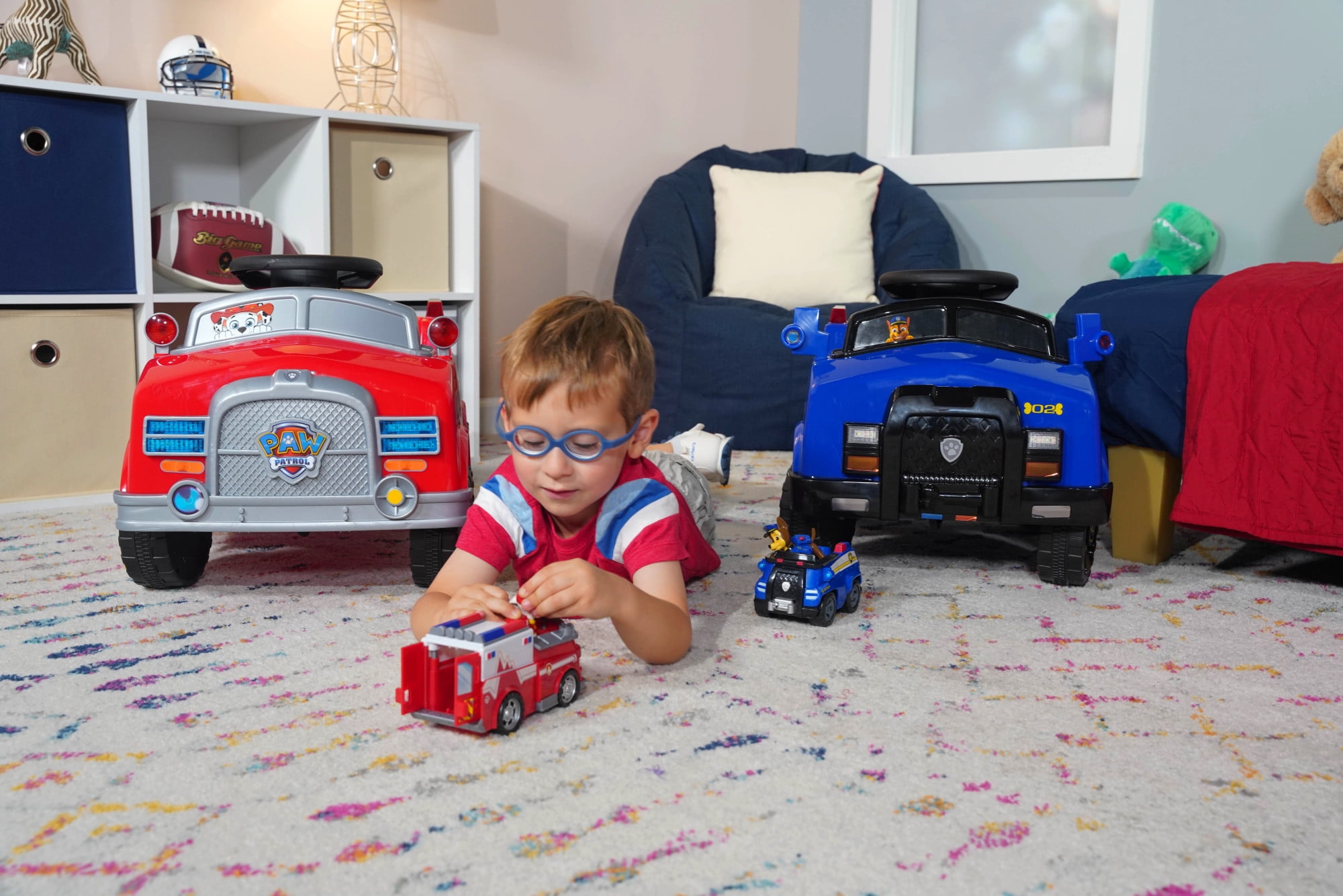 Paw patrol 6 volt deals fire truck