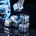 thumbnail image 3 of Cubitos de Hielo de Acero Inoxidable 304 Reutilizables Piedras de Whiskey Stainless Steel Chilling Ice Cubes para Bar y los Amantes del Whisky, Vino, Cerveza y Licores (Set de 12, incluye pinzas), 3 of 4