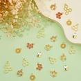 thumbnail image 4 of 60 colgantes de abeja con forma de panal, 6 estilos diferentes: esmaltados, con forma de abeja y margarita. Colgante hueco de aleación con forma de panal de abeja., 4 of 6