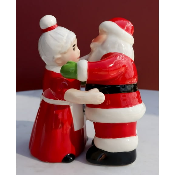 Ebros 'Tis The Season Mr And Mrs Santa Claus Magnetic Salt And Pepper Shakers