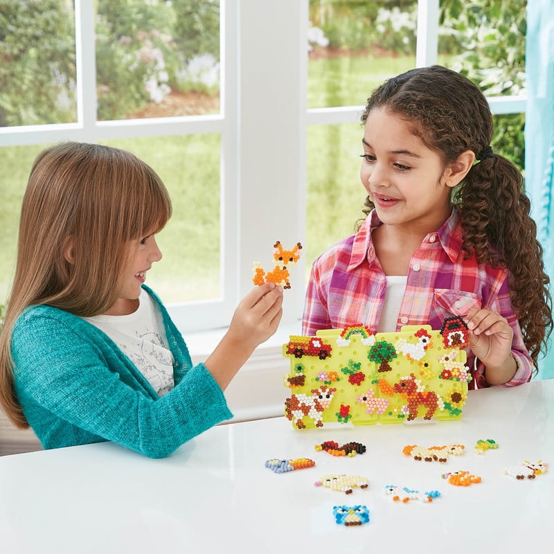 Aquabeads Jumbo Arts & Crafts Set for Children in Day on the Farm Theme - over 3,500 Beads & 2 Display Stands