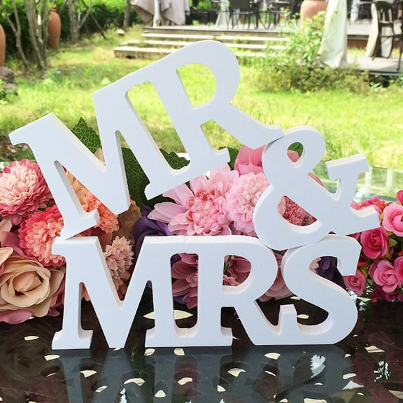 Oiur White Mr & Mrs Signs Wedding Letter Decoration Freestanding Romantic Table Ornament for Bridal Showers Anniversaries Engagements